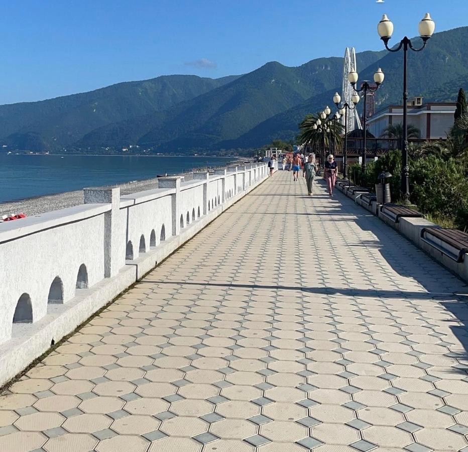 Мини-Отель New Gagra Bagian luar foto