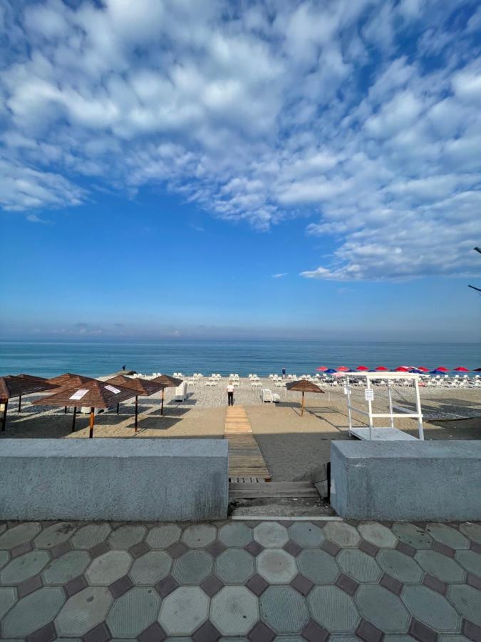 Мини-Отель New Gagra Bagian luar foto